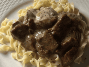 Slow Cooker Beef in Creamy Mushroom Gravy